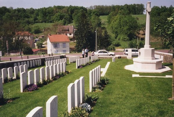 CWGC Cemetery MONTREUILAUXLIONS BRITISH CEMETERY Craven's Part in